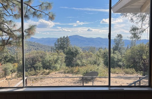 Ahwahnee House | Freshly Renovated Cabin at a Flower Farm