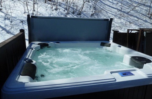 Sainte-Croix Ski Chalet | Friendly cottage, view and access to the river