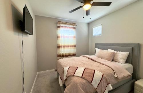 Laveen House | Friendly Host Near Loop 202 with Mountain views