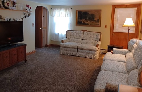 Punxsutawney House | Friendly small town famous for Groundhog's Day.