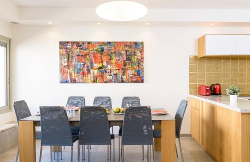 Tel Aviv Promenade Apartment | Frishman Beach Prime Location w/ Parking