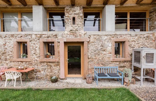 Gundelfingen Apartment | FRIZ 4, Modernes Apartment in historischer Scheune
