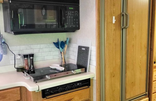 Stillwater House | Frolander Bay Resort - Dolphin RV