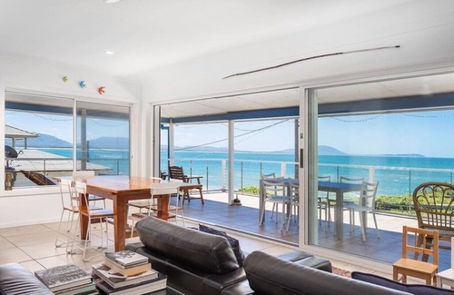 Taree House | "Frolic" at Crowdy Head