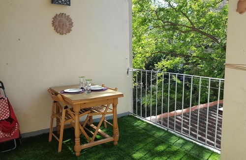 7th Arrondissement Apartment | From € 60/night, close to the sea and the old port!