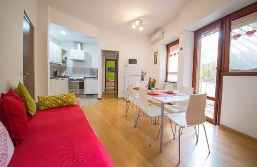 Quartiere XIII Aurelio Apartment | From Paul to the Vatican- 5 BEDROOMS, 3 BATHROOMS IDEAL FOR LARGE GROUPS