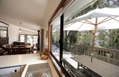 Smiths Lake House | From the Treetops to the Lakeside in seconds!
