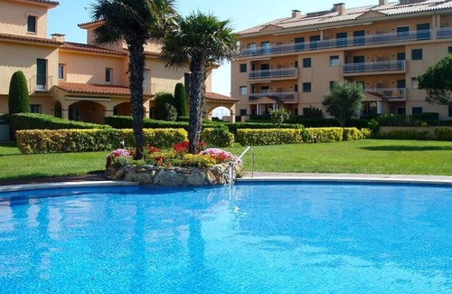 Aiguablava Apartment | Front beach Apartment -6 people.Two terraces. Garden and Pool. ParKing.