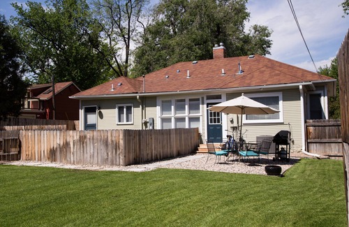 University Park House | Front Porch, Sunny Coffee Nook, Gorgeous Bathroom, One block to CSU & Old Town!