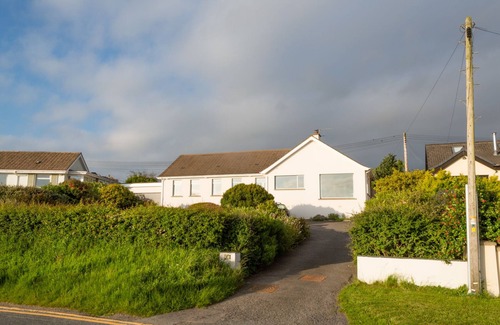 Newtownards House | Front row to sea, walking distance to restaurant