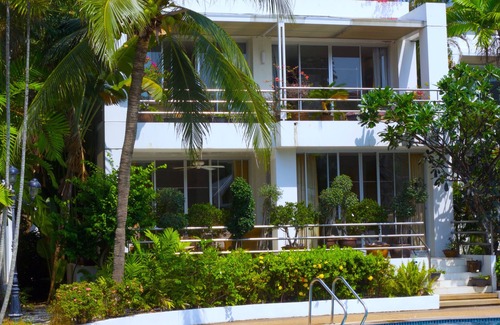 Chakphong House | Front Samet Beach House with Swimming Pool