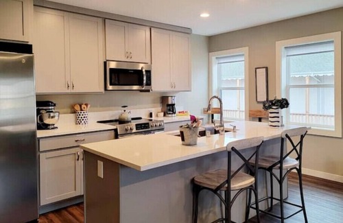 Poulsbo Apartment | Front Street Suite