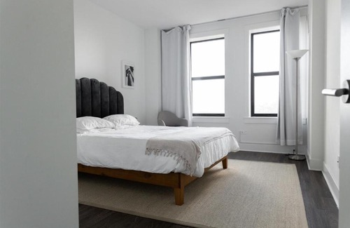 East Hyde Park Apartment | FRONTDESK Dashing 1 BR Apt near The Smart Museum