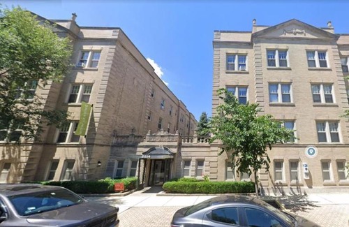 Hyde Park Apartment | FRONTDESK Open Studio Apt near Promontory Point