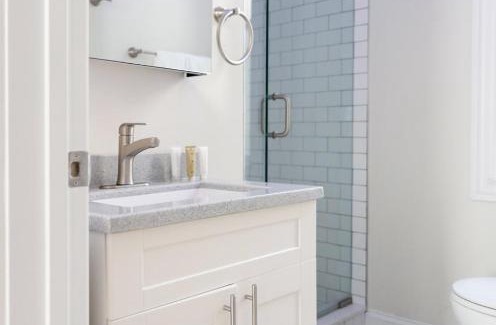 East Village Apartment | FRONTDESK Updated West Town 2 BR Apt with W&D