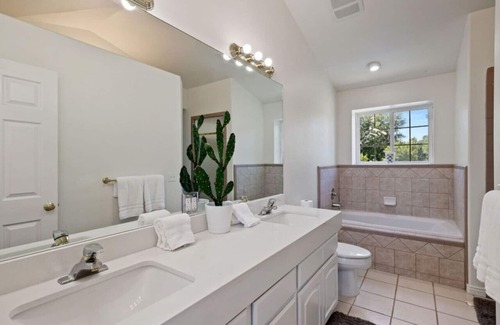 Bluffdale Villa | Fruit Orchard, Double Pickleball Courts, Spa, Mountain Views!