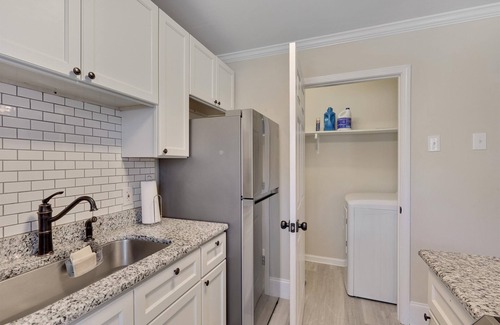 Durham Apartment | Fuchsia 2BR Suite @ Hillside Park