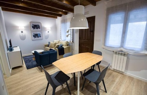 Soto de Cangas Cottage | Fuente El Güeyu apartments for 2 people