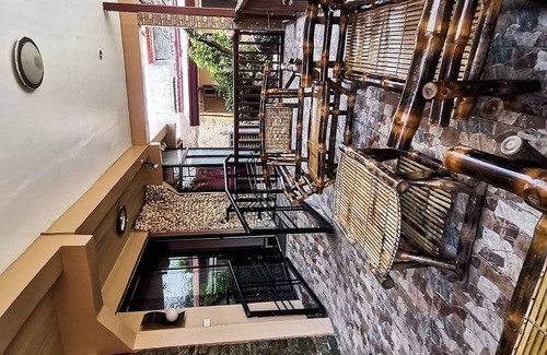 General Santos House | Full a/c, huge patio, 5 cars parking space, and within the heart of the city.