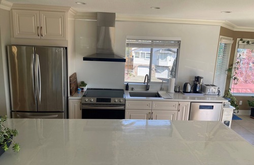 White Rock Apartment | Full advantage of 180 degree PANORAMIC view of OCEAN & MOUNT BAKER