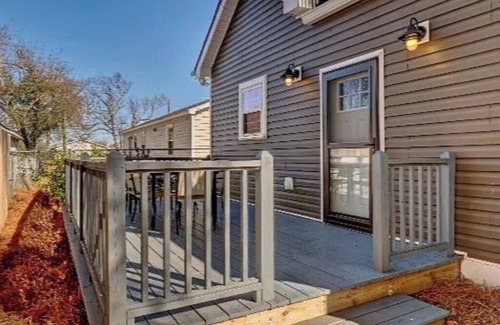 Wilmington House | Full Home, Spacious, Bright & Charming 3BR/2BA Soda Pop Cottage in Wilmington