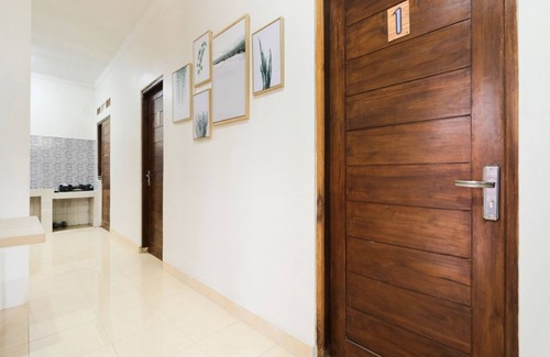 Depok House | Full House 6 BR with Privat Pool near Maguwoharjo Stadium @FHStay Maguwo