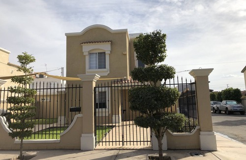 Mexicali House | Full house in a gated community with 24/7 SECURITY - Plenty of parking space