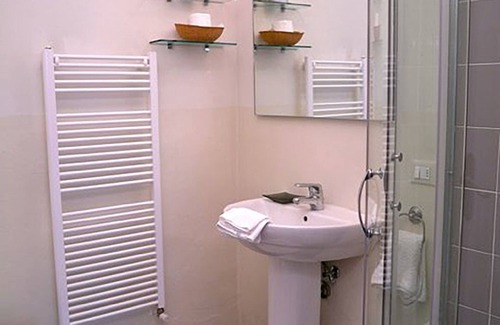 Santo Spirito Apartment | Full of light Cottage Flat Garden view of XVIII Century Palace with Doorman
