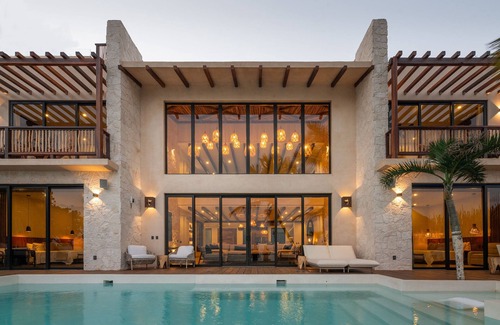 Soliman Bay Villa | Full Service Luxury Beach Villa including chef, chauffeur+