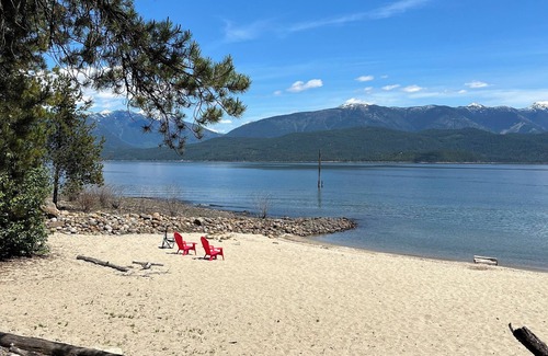 Balfour House | Full Suite | Lake View | Forest Retreat | Full Kitchen | Laundry