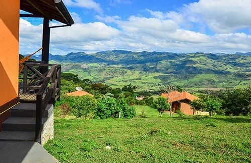 Goncalves Ski Chalet | Full view of Mantiqueira (chalet 7)