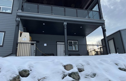 Vanderhoof House | Fully air conditioned Modern Private Family Suite in Vanderhoof