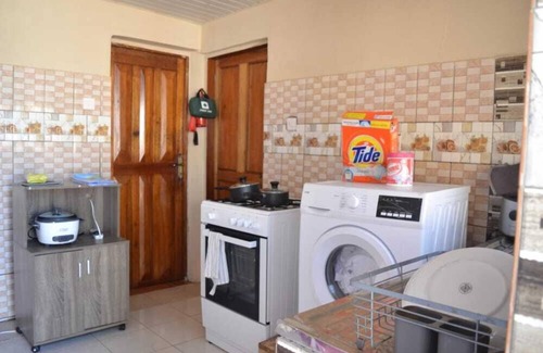 Freetown House | Fully Aircondition 3Bed Villa- A/c- WiFi- Hotwater