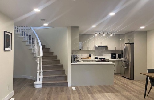Langley House | Fully equipped 4b3b house 3 minutes drive to Highway 1