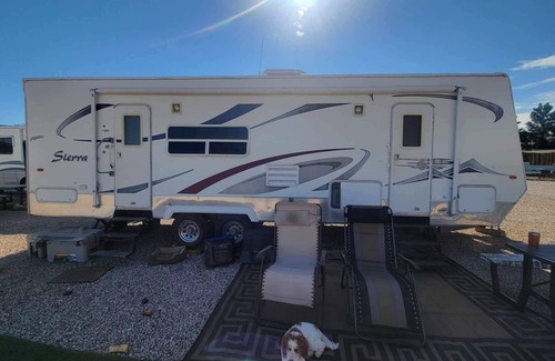 Meeker House | Fully equipped camp trailer