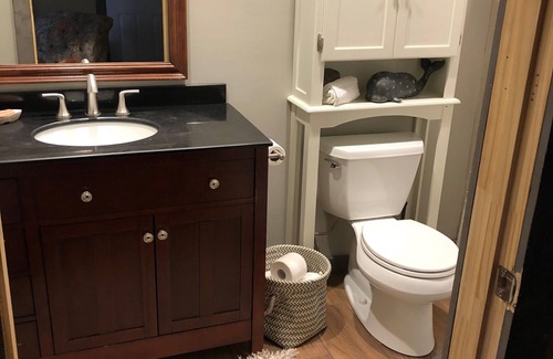 Eastport Apartment | Fully equipped, cosy studio- downtown Eastport-Across from harbor