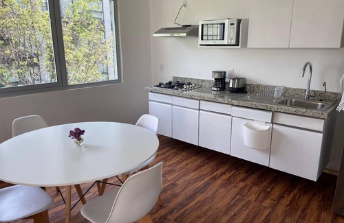 Reforma Apartment | Fully equipped kitchen, high speed internet, comfy king-size bed and a sofa bed