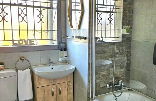 Mmabatho House | Fully equipped self-catering house. nTheeHost@1924 - Mahikeng/Mmabatho