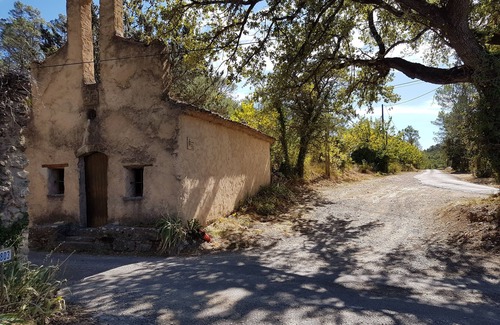 Lorgues Apartment | fully equipped studio on the way to saint jacques de compostelle GR653A
