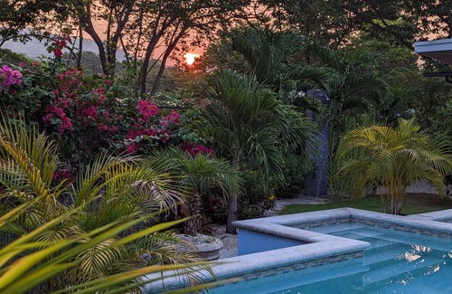 Samara House | Fully equipped studio, short walk to beach, stores and restaurants