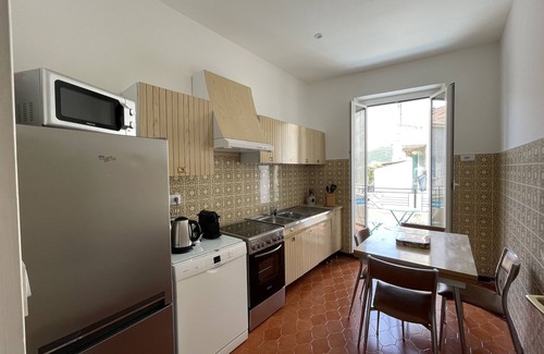 Saint-Florent Apartment | Fully equipped T3 in the center of town 100m from the marina