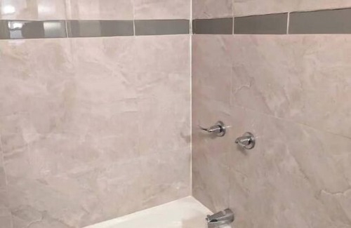 Bridgeland Condo | Fully furnished 2 bedroom condo w/free parking on premises
