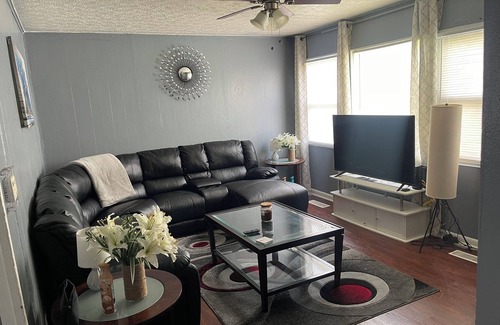 Trotwood House | Fully furnished 3 bedroom 1 bath, cheaper than a hotel rate! Washer and dryer.