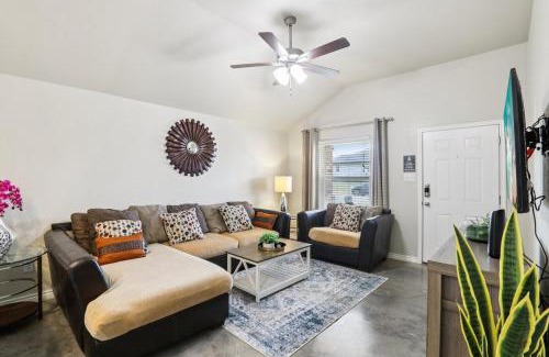 Copperas Cove Apartment | Fully furnished Copperas cove home, 3 bedrooms and 2 bathrooms, an office,WiFi and garage