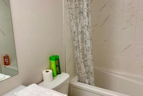 Ottawa Division House | Fully Furnished En-Suite Basement