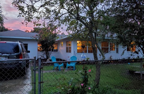 Nichols House | Fully Furnished Entire house, fenced yard.Pets OK. 30 min to Legoland