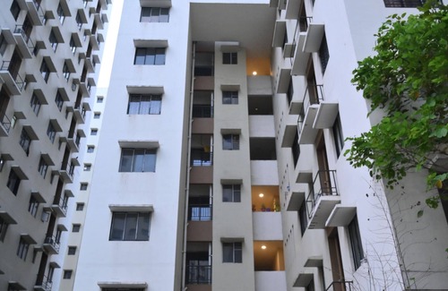 Batanagar Apartment | Fully furnished family/friendly cozy 2-bedroom apartment with AC, WiFi