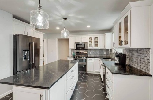 Nashville-Davidson House | Fully Furnished home on 3/4 of an acre .Centrally located to Nashville and the airport