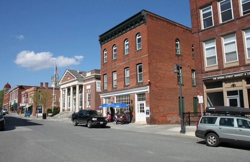 Williamstown Apartment | Fully furnished one-bedroom apartment located just steps from Williams College.