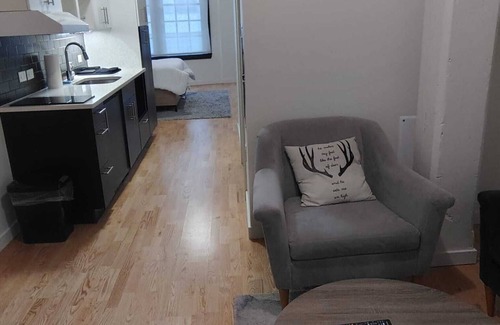 Downtown Hartford Apartment | Fully Furnished Private Loft Style Charm Trumbull Elevator